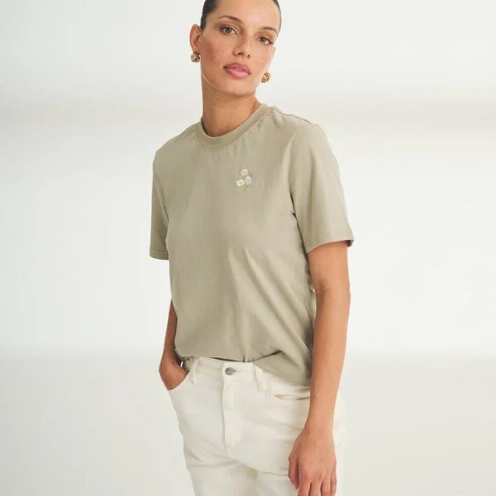 NWT NAADAM Embroidered Flowers Boxy Tee, size MEDIUM